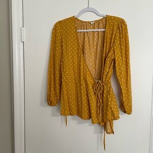 Old Navy Yellow Polka Dot Blouse Women’s Medium